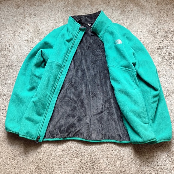 100% polyester - Picture 2 of 2